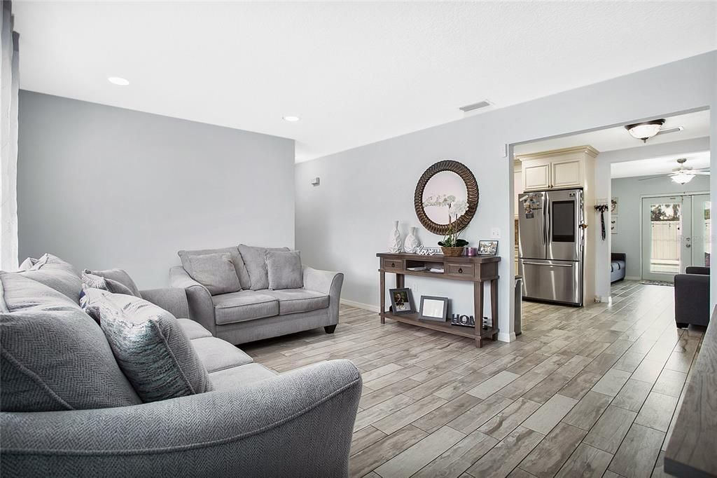 En Venta: $399,990 (3 camas, 2 baños, 1908 Pies cuadrados)