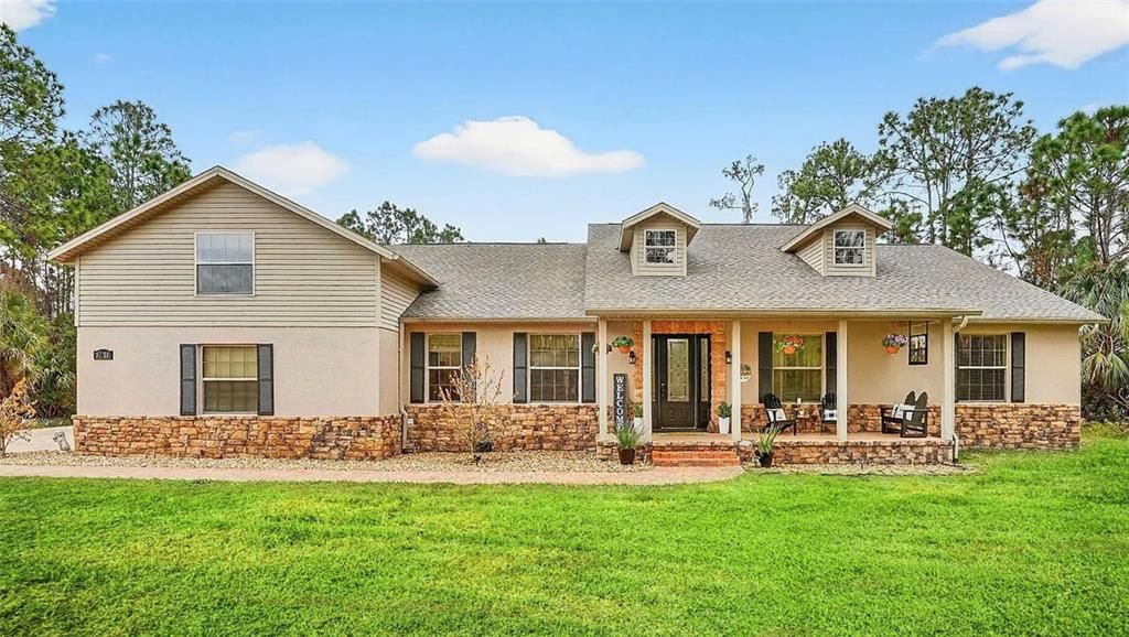 Vendido Recientemente: $945,000 (5 camas, 3 baños, 2564 Pies cuadrados)