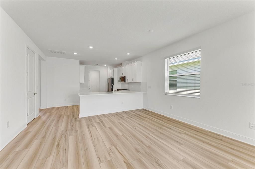 For Sale: $448,000 (2 beds, 2 baths, 1486 Square Feet)