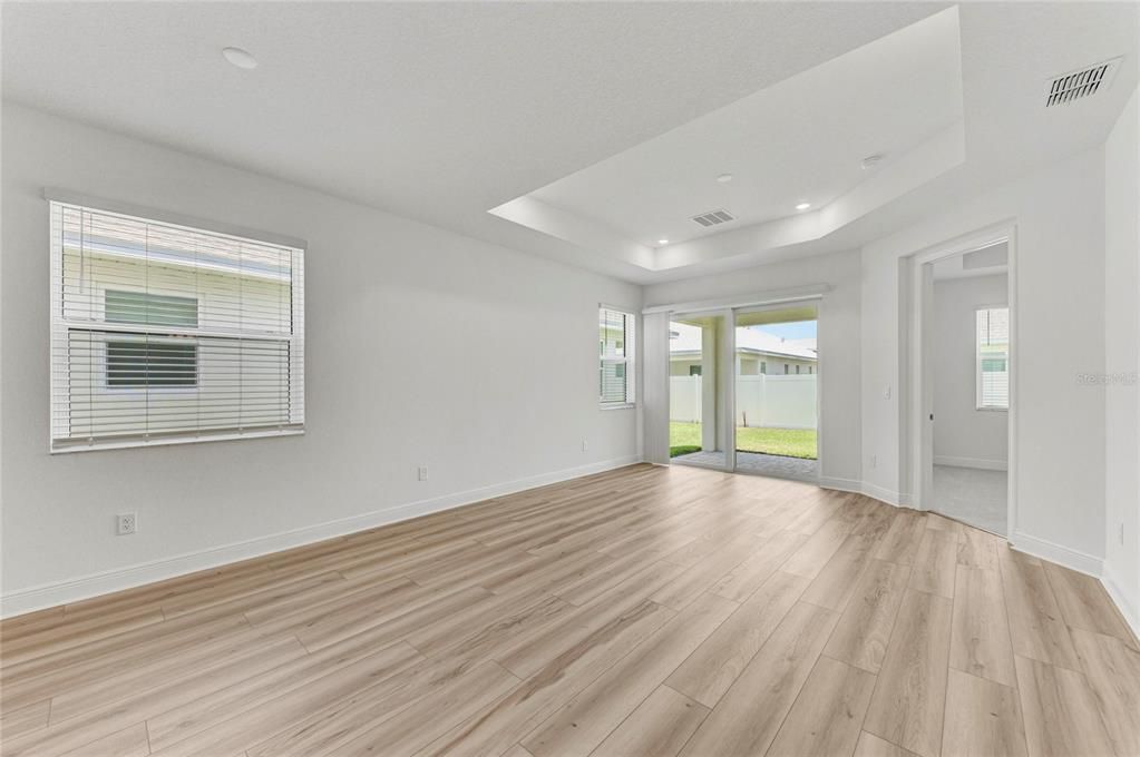 For Sale: $448,000 (2 beds, 2 baths, 1486 Square Feet)