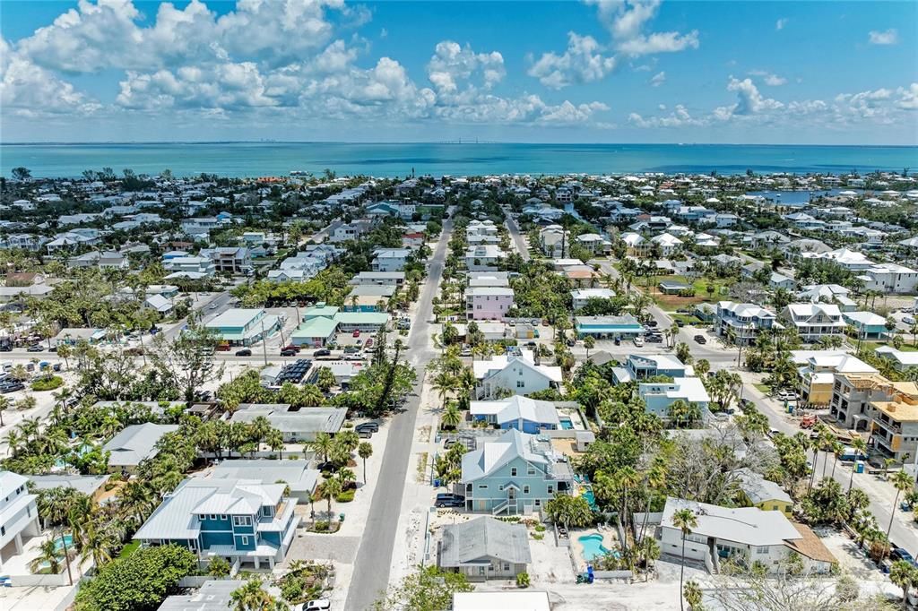 For Sale: $448,000 (2 beds, 2 baths, 1486 Square Feet)