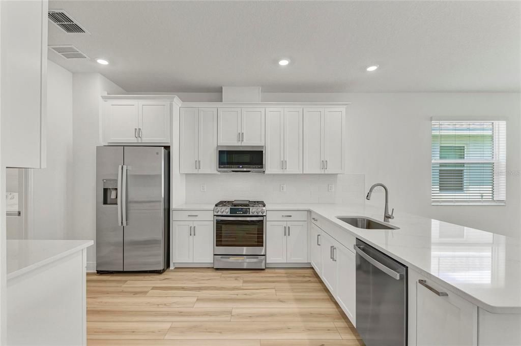 For Sale: $448,000 (2 beds, 2 baths, 1486 Square Feet)