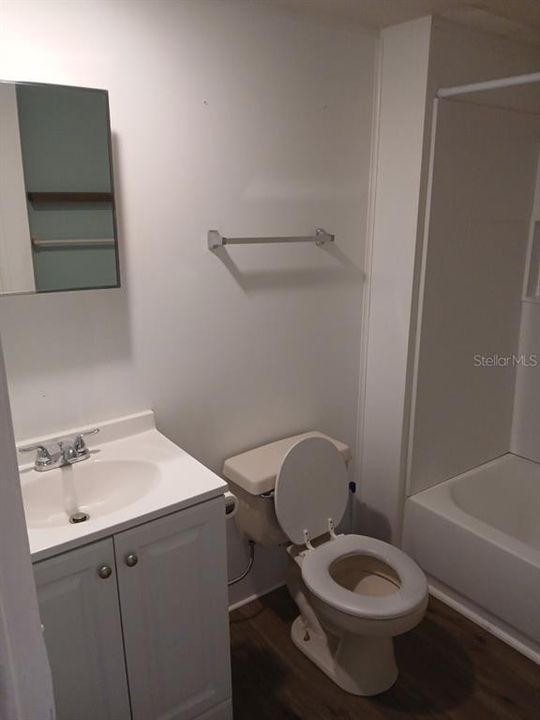 For Rent: $950 (2 beds, 1 baths, 672 Square Feet)