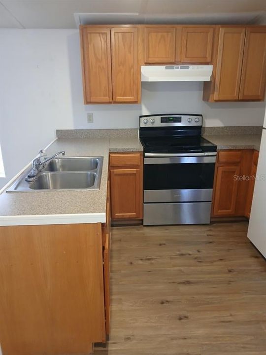 For Rent: $950 (2 beds, 1 baths, 672 Square Feet)