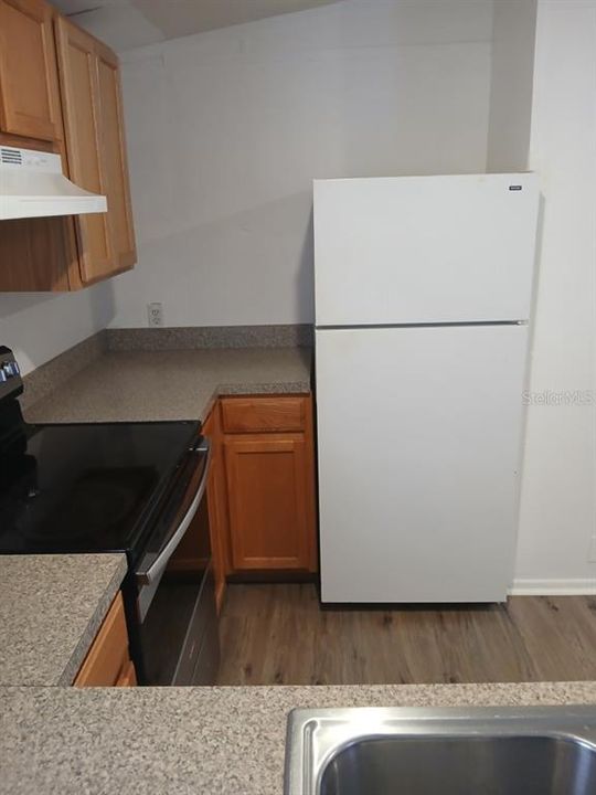 For Rent: $950 (2 beds, 1 baths, 672 Square Feet)