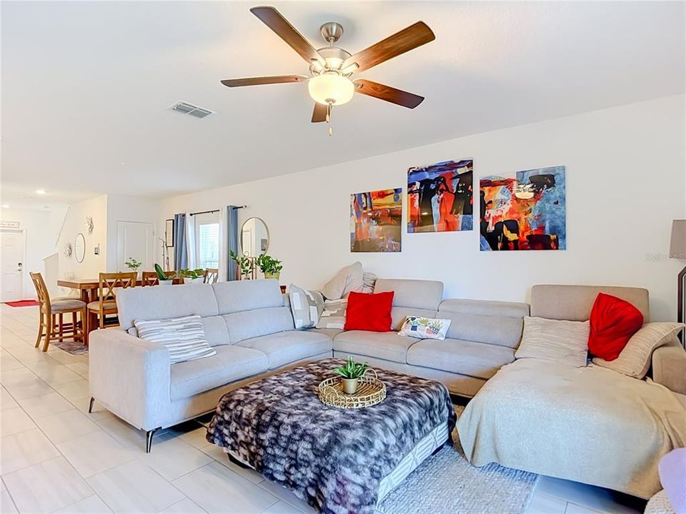 For Sale: $440,000 (6 beds, 3 baths, 2580 Square Feet)