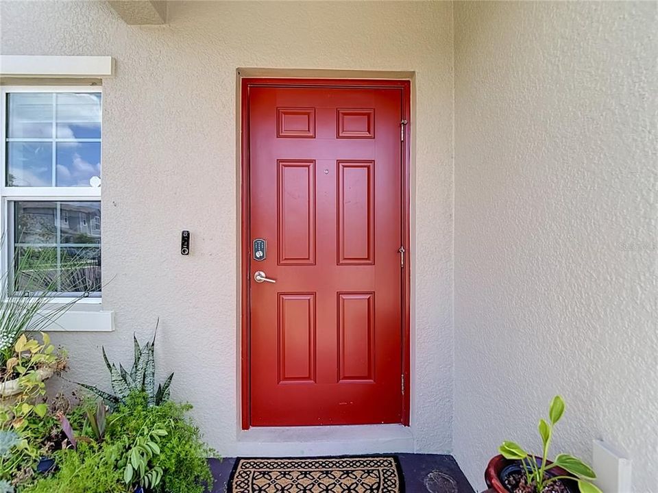 For Sale: $440,000 (6 beds, 3 baths, 2580 Square Feet)