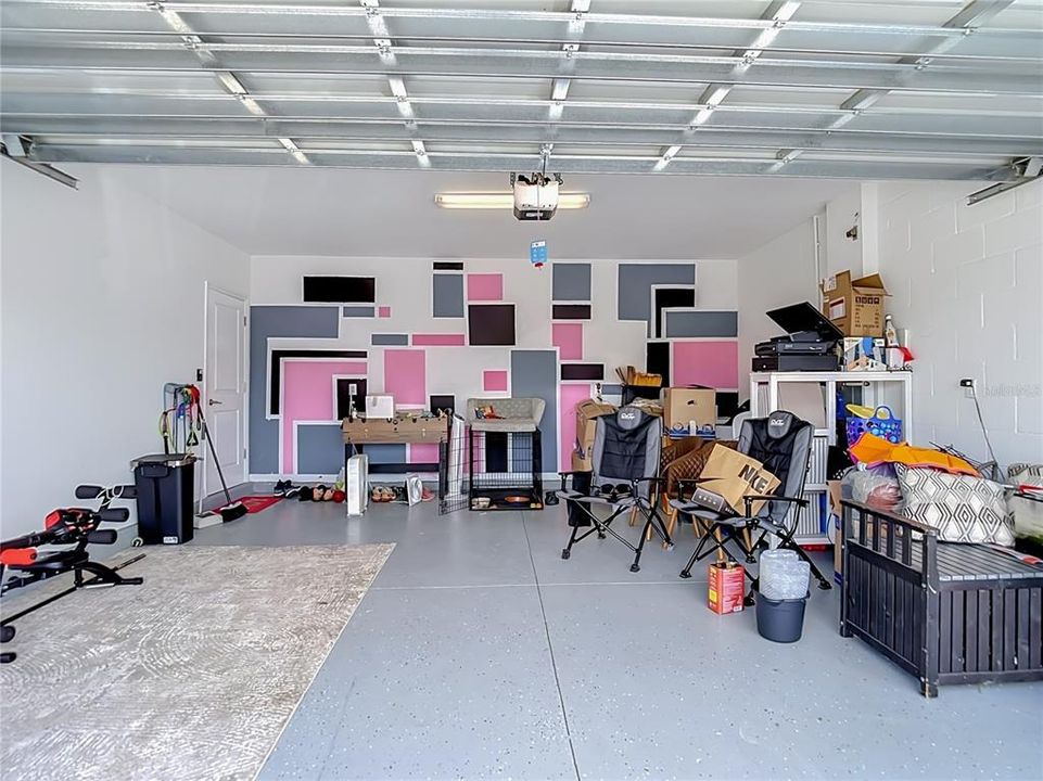 For Sale: $440,000 (6 beds, 3 baths, 2580 Square Feet)