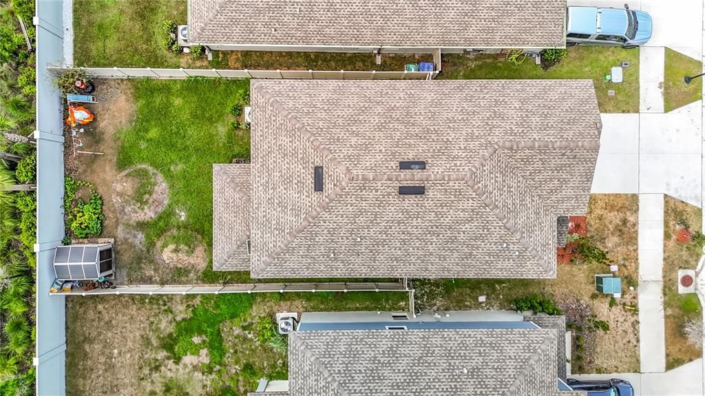 For Sale: $440,000 (6 beds, 3 baths, 2580 Square Feet)