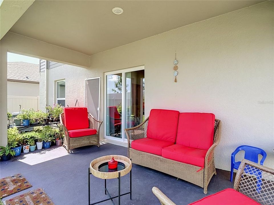 For Sale: $440,000 (6 beds, 3 baths, 2580 Square Feet)