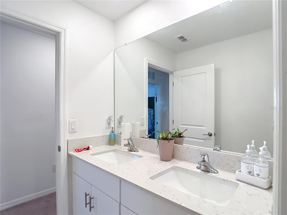 For Sale: $440,000 (6 beds, 3 baths, 2580 Square Feet)
