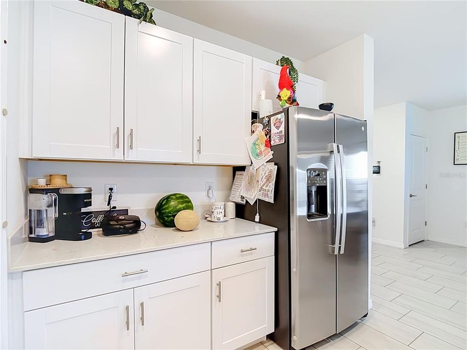 For Sale: $440,000 (6 beds, 3 baths, 2580 Square Feet)