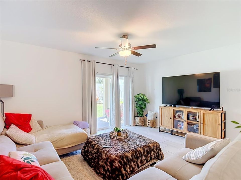 For Sale: $440,000 (6 beds, 3 baths, 2580 Square Feet)
