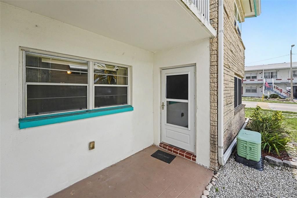 For Sale: $147,000 (2 beds, 2 baths, 950 Square Feet)