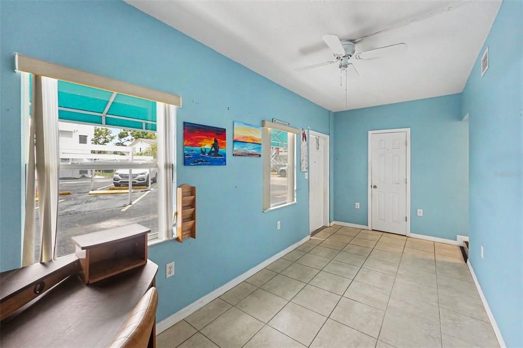 For Sale: $147,000 (2 beds, 2 baths, 950 Square Feet)