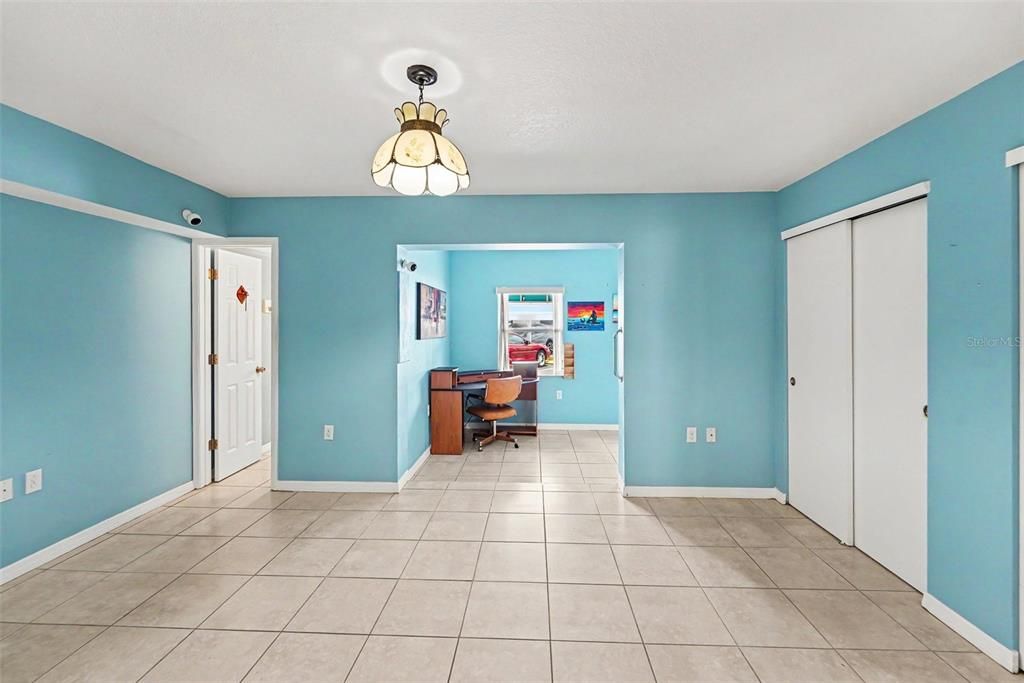For Sale: $147,000 (2 beds, 2 baths, 950 Square Feet)