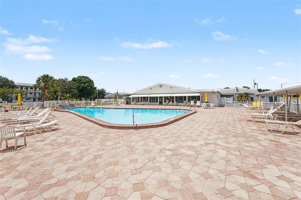 For Sale: $147,000 (2 beds, 2 baths, 950 Square Feet)