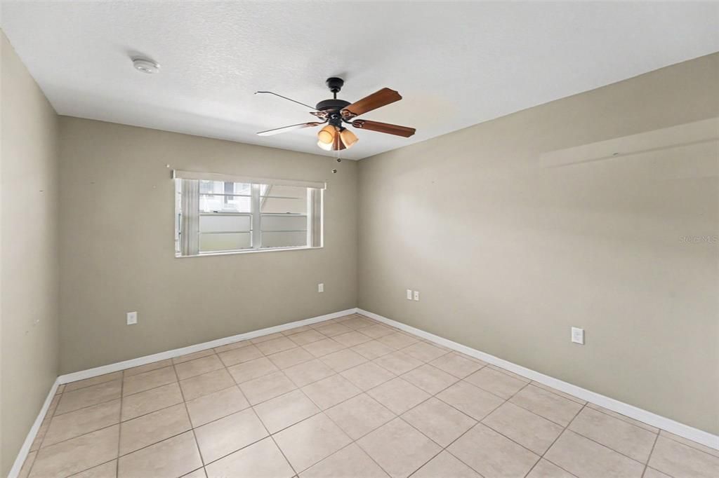 For Sale: $147,000 (2 beds, 2 baths, 950 Square Feet)