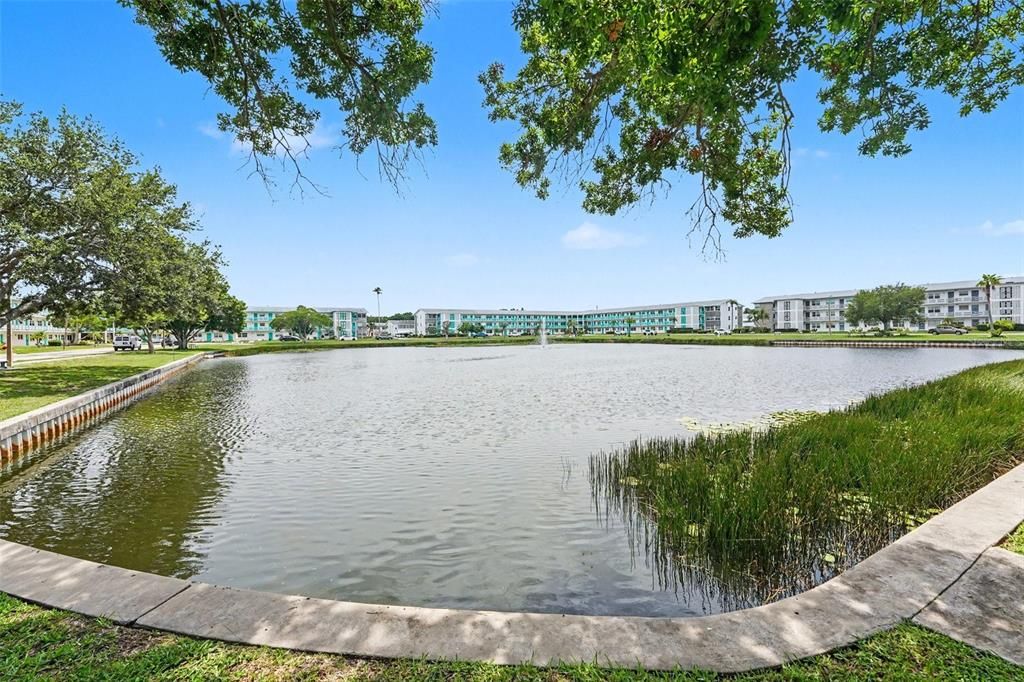 For Sale: $147,000 (2 beds, 2 baths, 950 Square Feet)