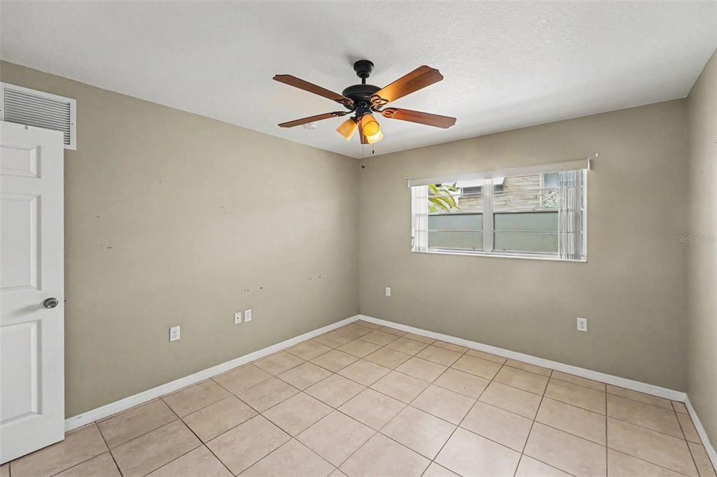 For Sale: $147,000 (2 beds, 2 baths, 950 Square Feet)