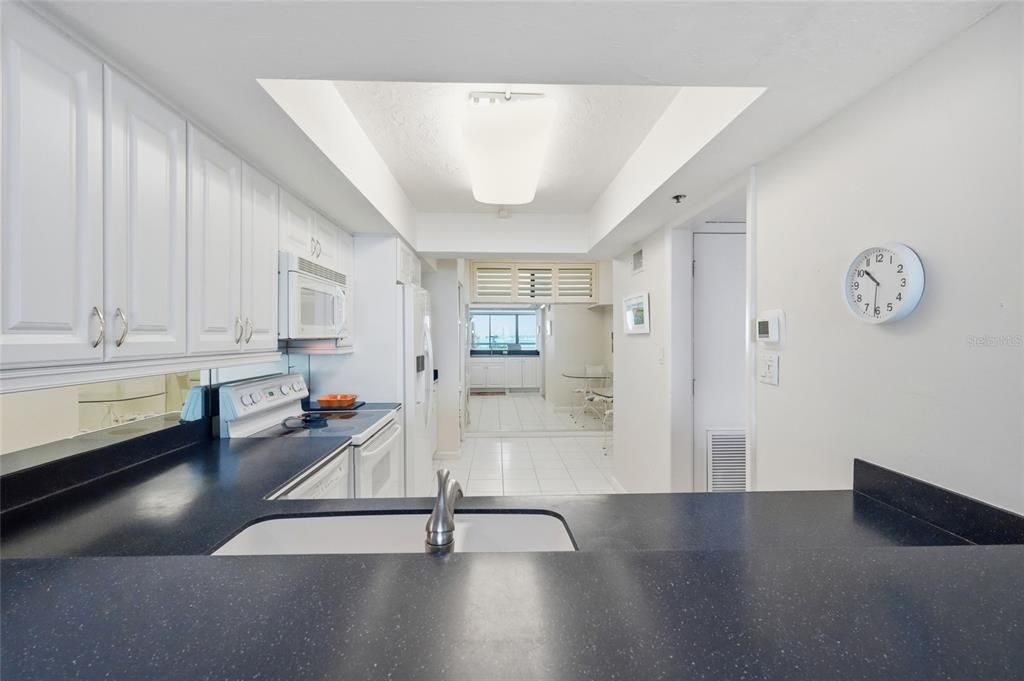 Active With Contract: $4,000 (2 beds, 2 baths, 1555 Square Feet)