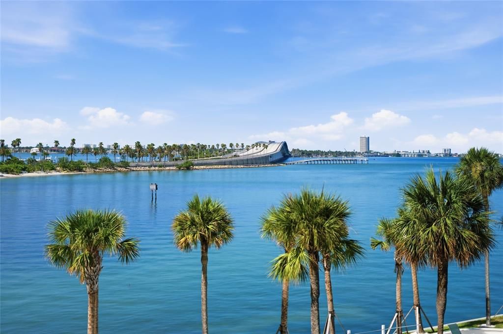 Active With Contract: $4,000 (2 beds, 2 baths, 1555 Square Feet)