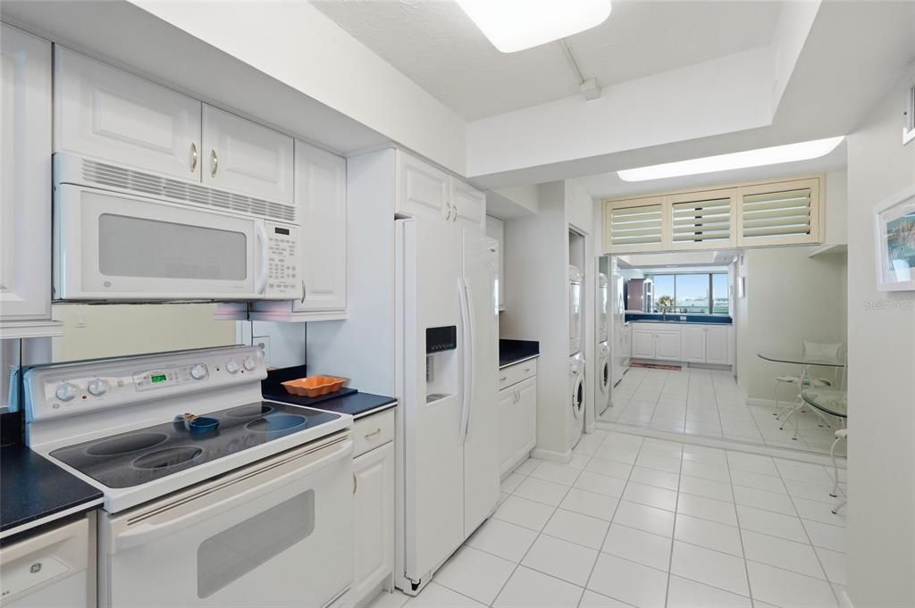 Active With Contract: $4,000 (2 beds, 2 baths, 1555 Square Feet)