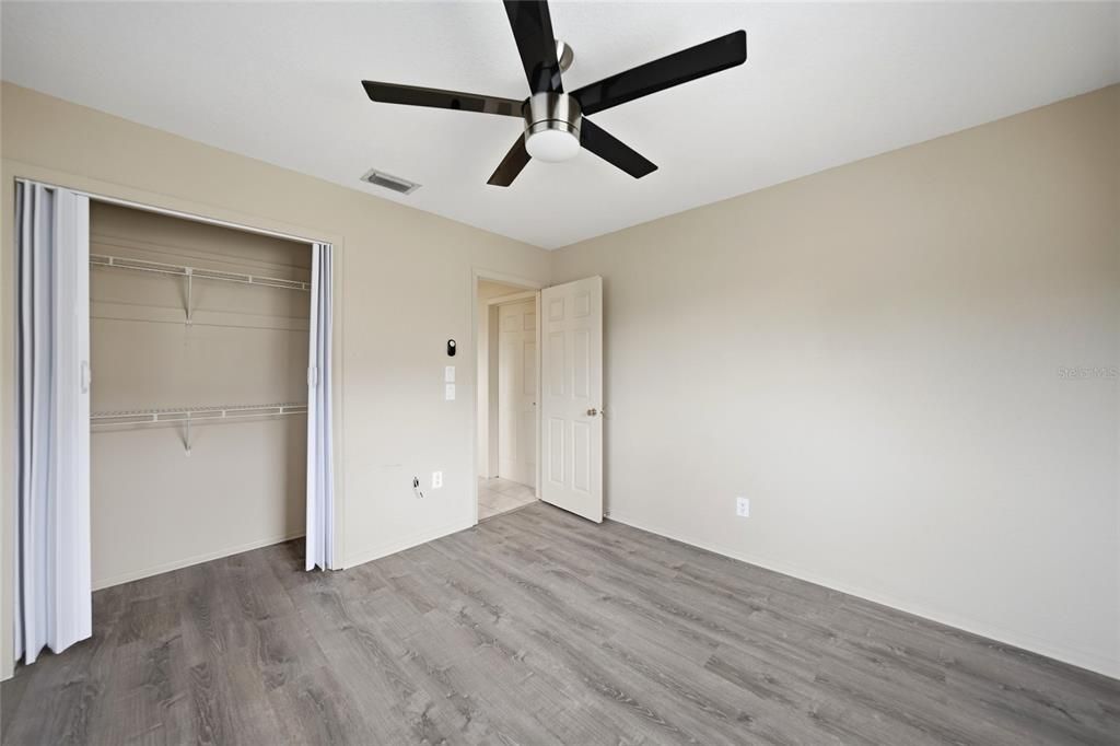 For Sale: $220,000 (2 beds, 2 baths, 948 Square Feet)