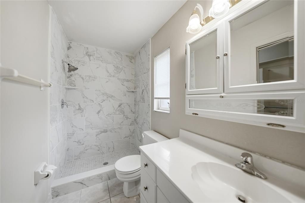 For Sale: $220,000 (2 beds, 2 baths, 948 Square Feet)