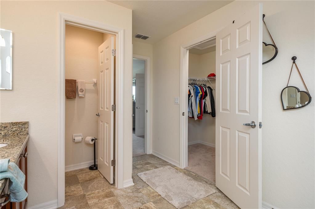 For Sale: $300,000 (3 beds, 2 baths, 1919 Square Feet)