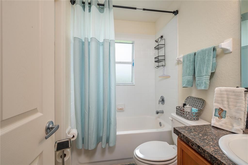 For Sale: $300,000 (3 beds, 2 baths, 1919 Square Feet)