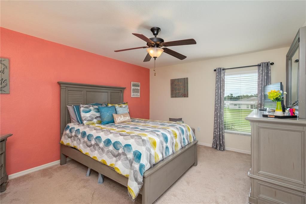 For Sale: $300,000 (3 beds, 2 baths, 1919 Square Feet)