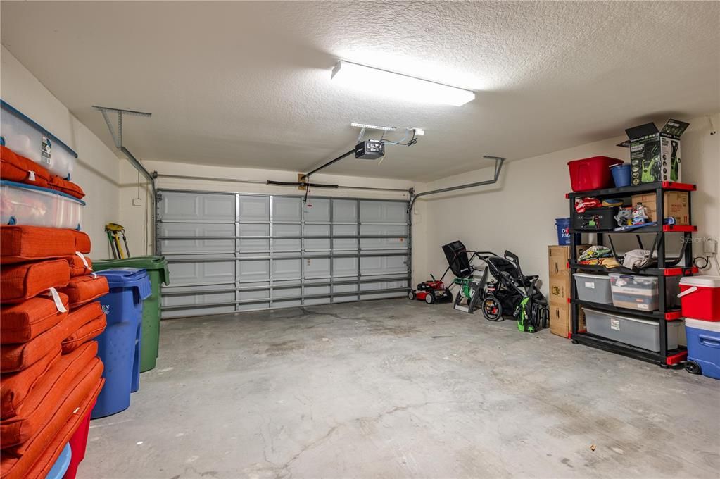 For Sale: $300,000 (3 beds, 2 baths, 1919 Square Feet)