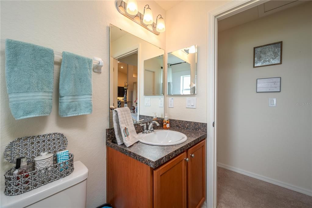 For Sale: $300,000 (3 beds, 2 baths, 1919 Square Feet)