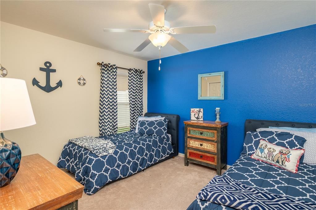 For Sale: $300,000 (3 beds, 2 baths, 1919 Square Feet)