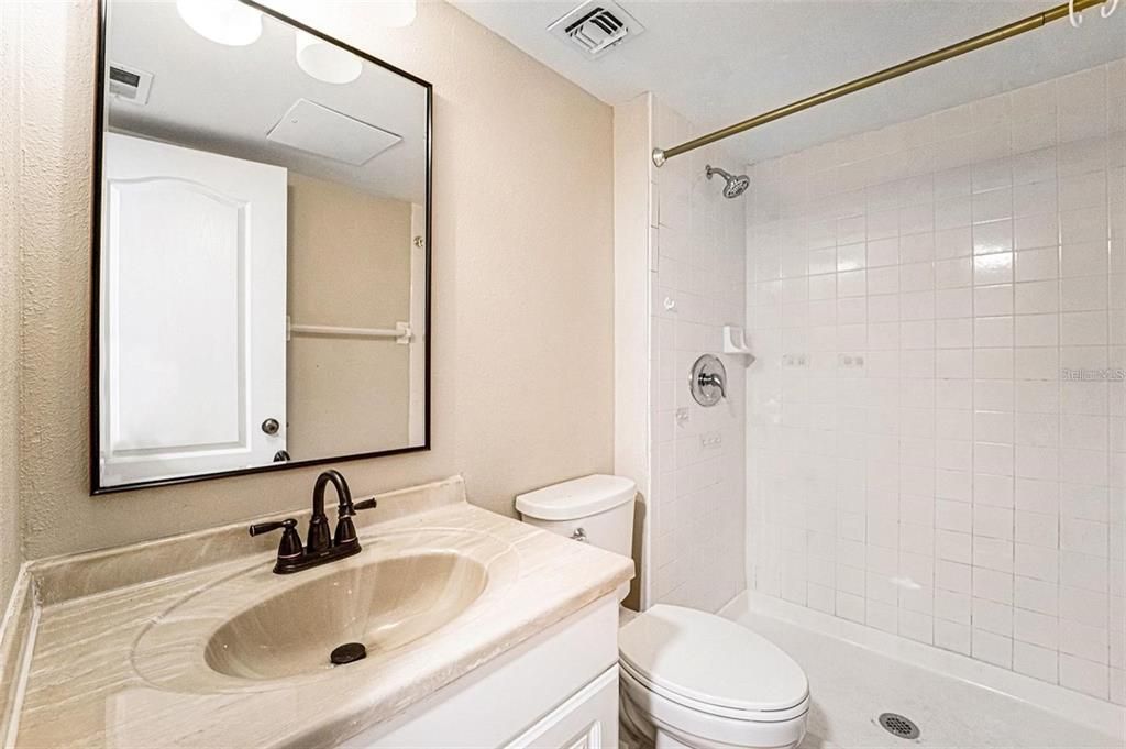 For Rent: $2,650 (3 beds, 3 baths, 1676 Square Feet)