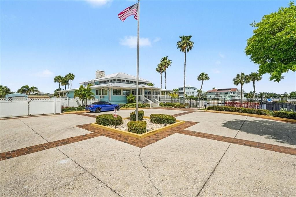 For Rent: $2,650 (3 beds, 3 baths, 1676 Square Feet)