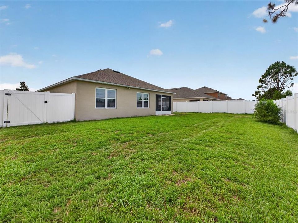 For Sale: $371,000 (3 beds, 2 baths, 1669 Square Feet)