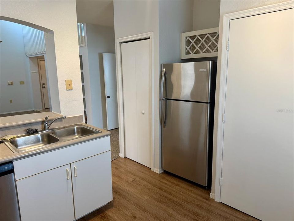 В аренду: $1,395 (1 спален, 1 ванн, 951 Квадратных фут)