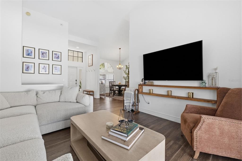 En Venta: $549,999 (4 camas, 2 baños, 2280 Pies cuadrados)