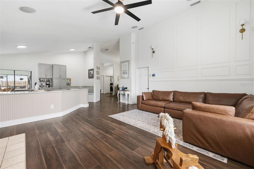 En Venta: $549,999 (4 camas, 2 baños, 2280 Pies cuadrados)