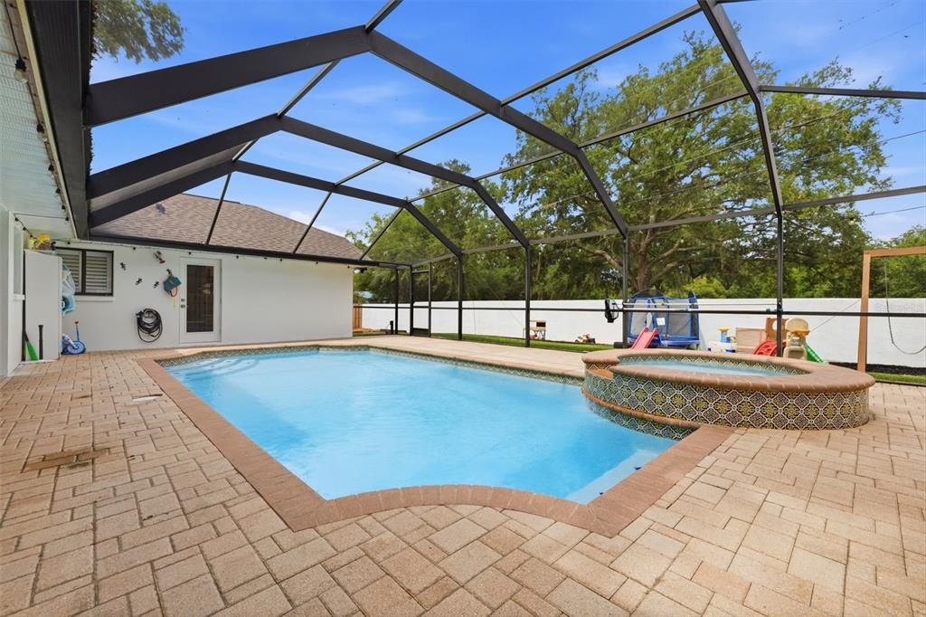En Venta: $549,999 (4 camas, 2 baños, 2280 Pies cuadrados)