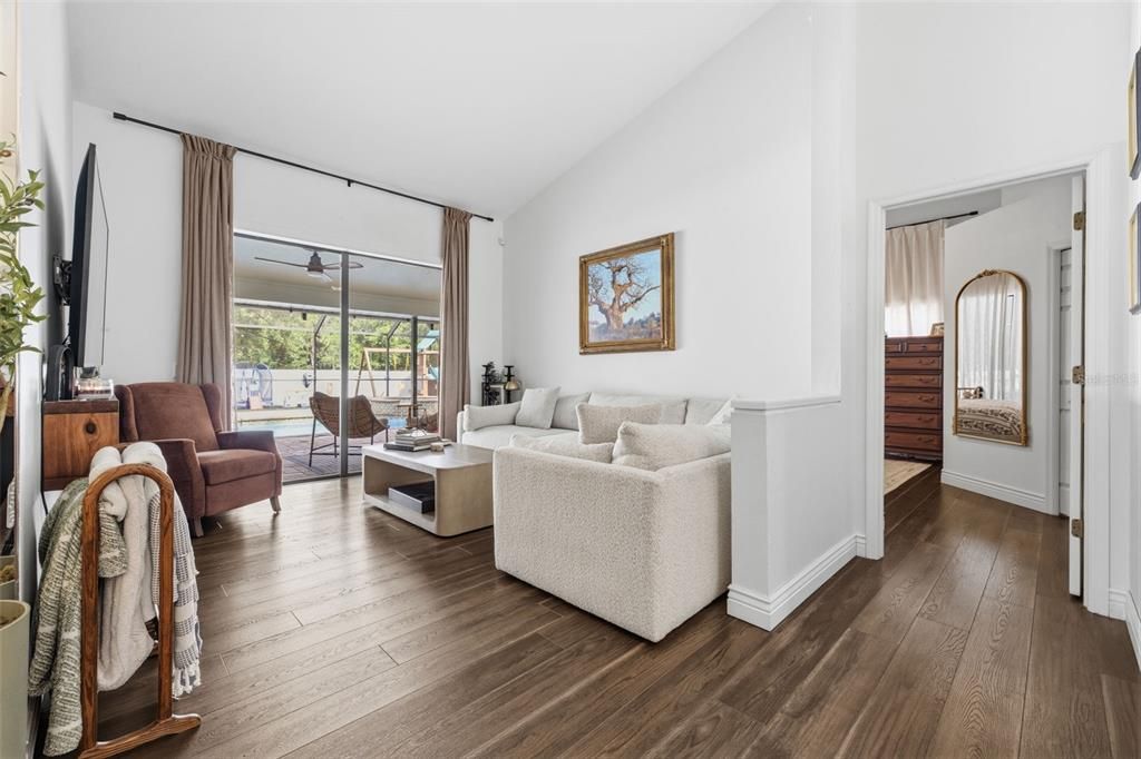 En Venta: $549,999 (4 camas, 2 baños, 2280 Pies cuadrados)