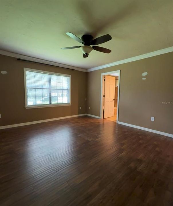 For Sale: $360,000 (3 beds, 2 baths, 1596 Square Feet)