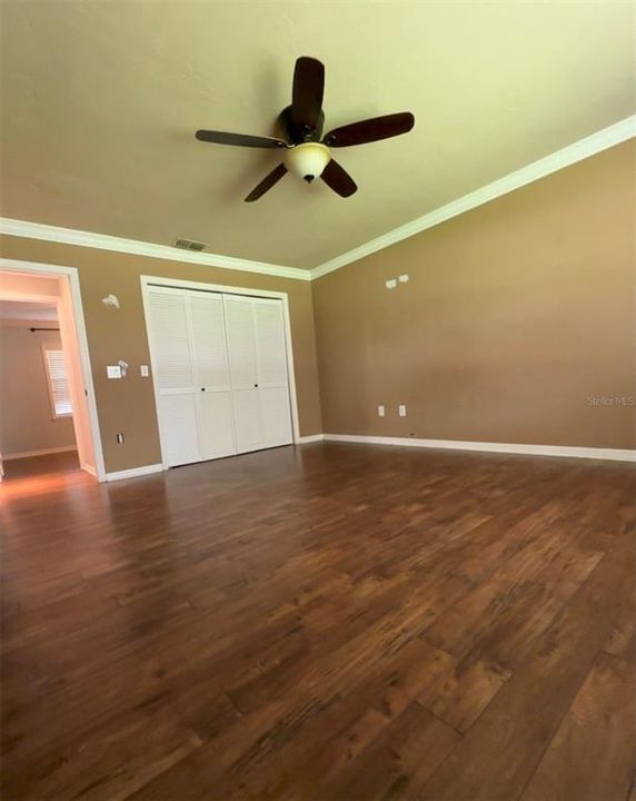 For Sale: $360,000 (3 beds, 2 baths, 1596 Square Feet)