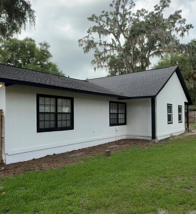 For Sale: $360,000 (3 beds, 2 baths, 1596 Square Feet)