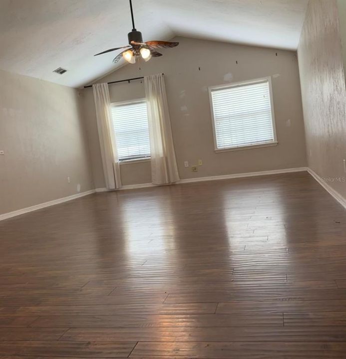 For Sale: $360,000 (3 beds, 2 baths, 1596 Square Feet)