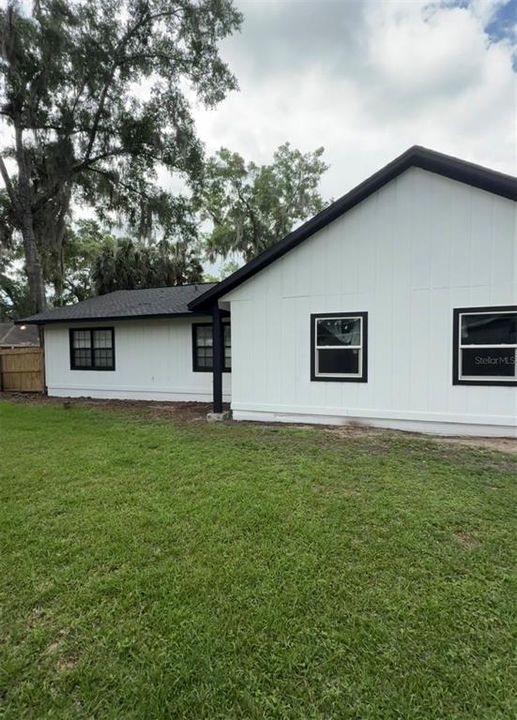 For Sale: $360,000 (3 beds, 2 baths, 1596 Square Feet)