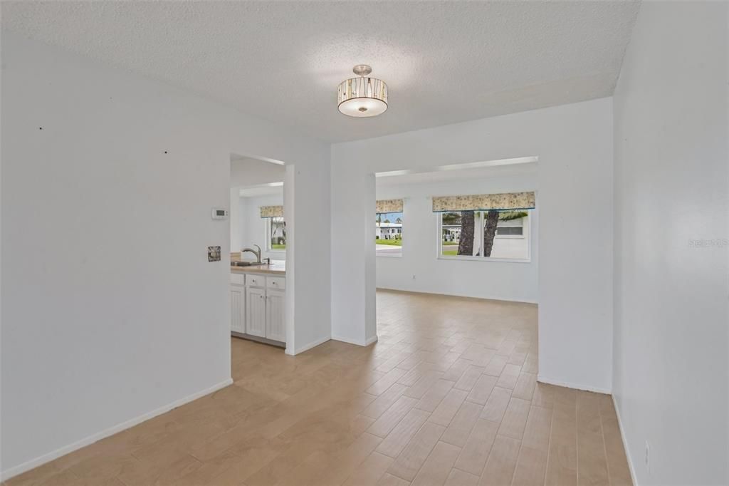 En Venta: $299,900 (2 camas, 2 baños, 1649 Pies cuadrados)