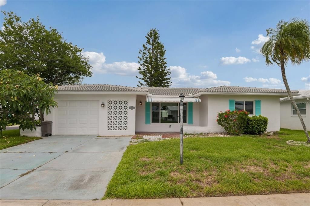 En Venta: $299,900 (2 camas, 2 baños, 1649 Pies cuadrados)